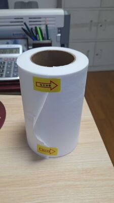 80g/M2 Polyester Tissue Of White Color pultrusion için FRP ürünlerinin kalitesini ve germe dayanıklılığını arttırmak için,güneş enerjisi paneli çerçevesinde yaygın olarak kullanılır