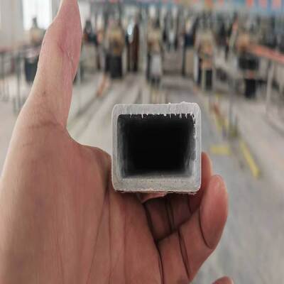 Elektrik yalıtımı ve dayanıklılık sağlayan polyester örtü ve doymamış reçinelerden yapılmış Isıya Dayanıklı FRP Dikdörtgen Boru profilleri